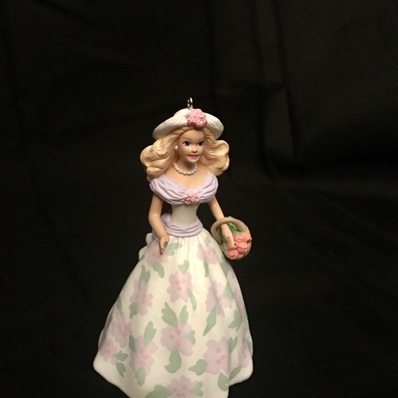 New! Springtime Barbie - Picture 2 of 7